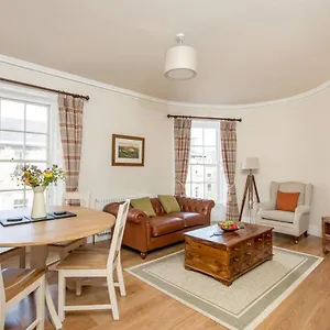 Joivy Stylish In Trendy New Town Location Apartment